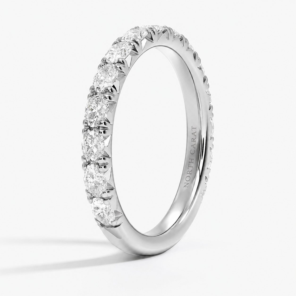 Glacier Oval Pavé Band