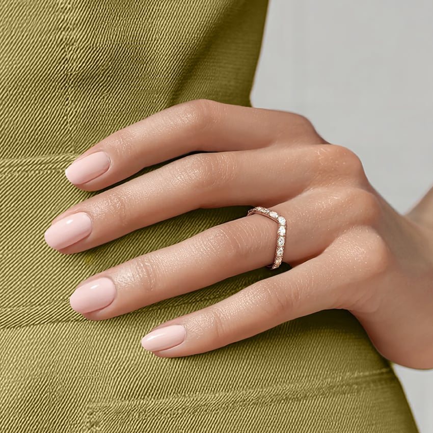 V-Contour Diamond Band