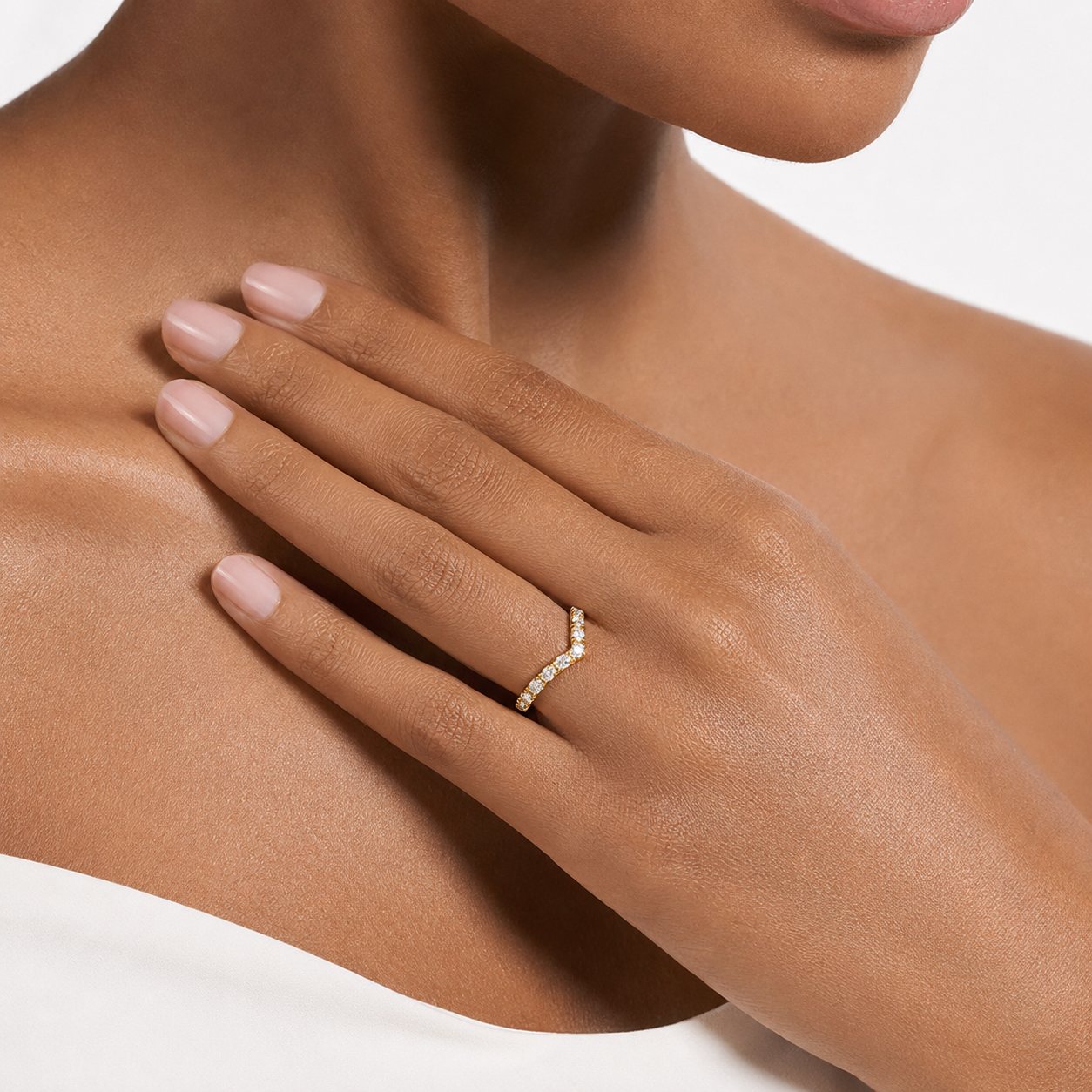 V-Contour Diamond Band